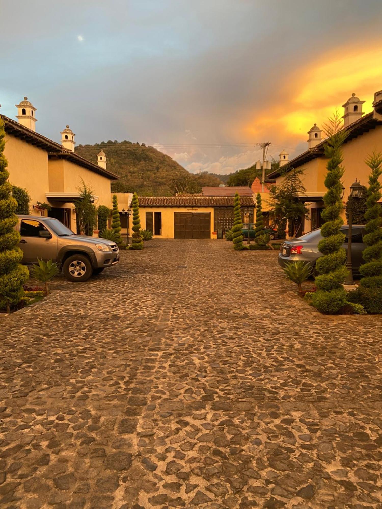 Suite Don Pedro: Hermoso Loft Con Parqueo Gratis! Antigua Exteriör bild
